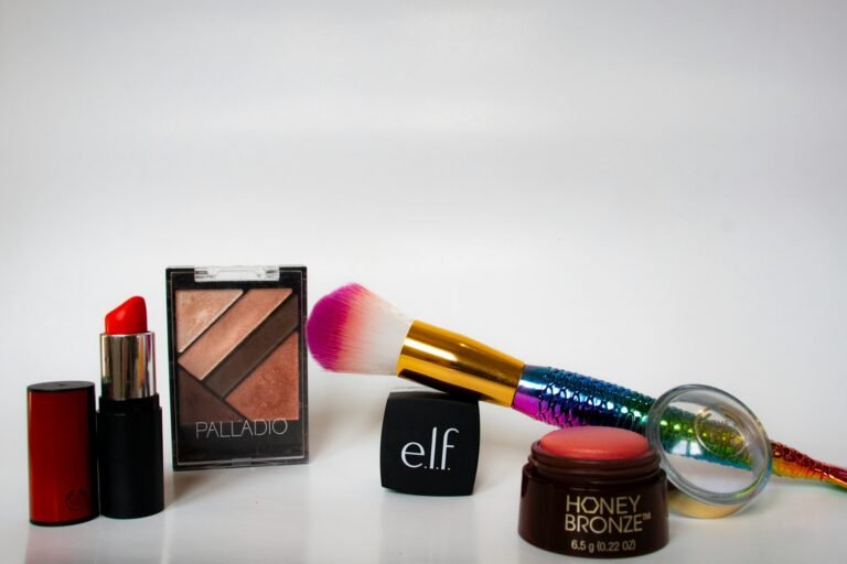 ⭐ Celebrity Makeup Products That Go Viral in the USA (2025 Edition)